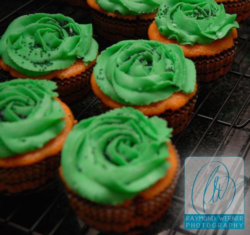 Vanilla Halloween Cupcakes with Green Buttercream Icing